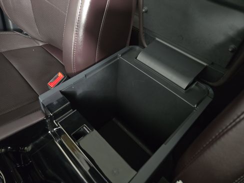 Used 2025 Ford Explorer Platinum w/ LUX Leather Package image 31