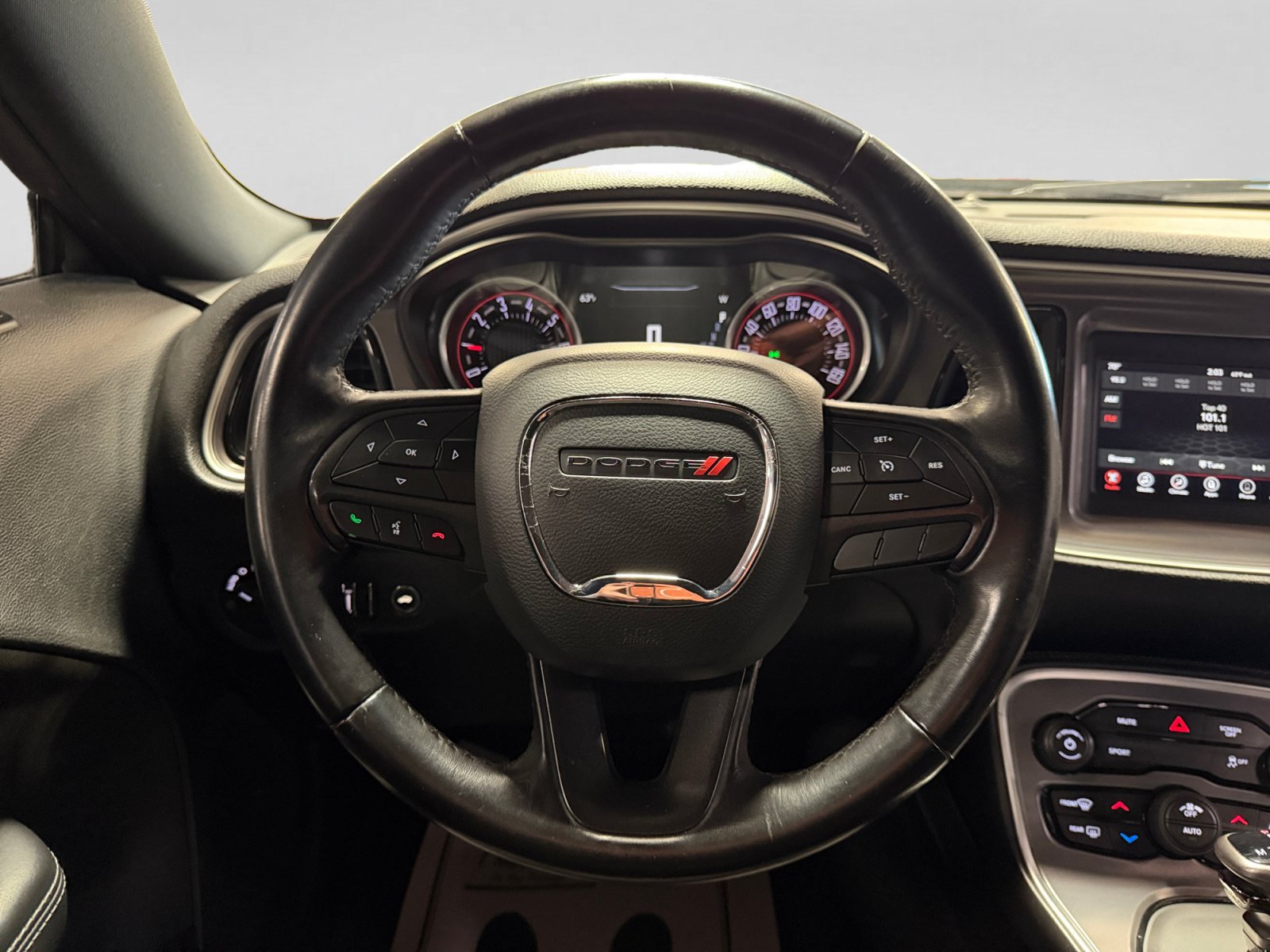 Used 2019 Dodge Challenger SXT RWD image 17