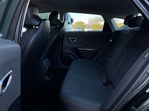 Used 2025 Kia K4 LXS image 11