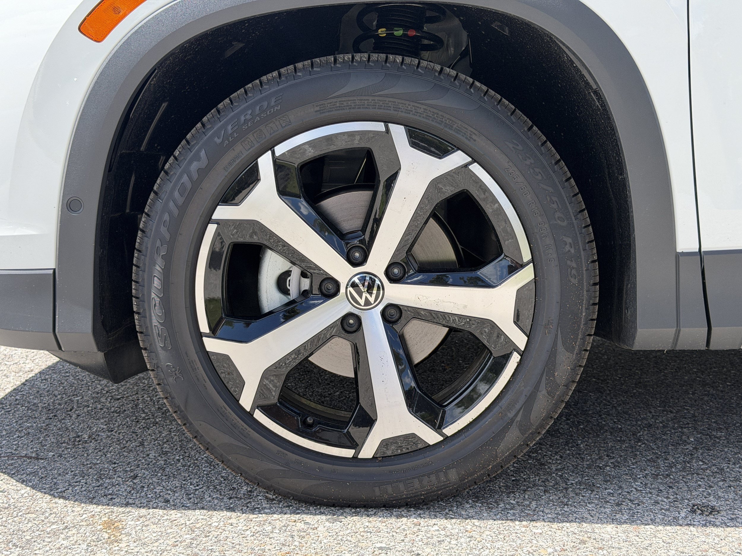 New 2026 Volkswagen Tiguan SE FWD image 35