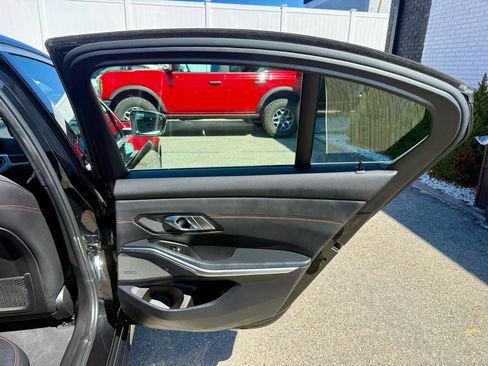 Used 2020 BMW 330i xDrive Sedan w/ Executive Package image 23