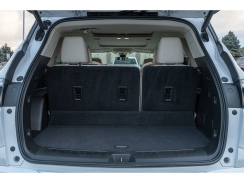 Used 2022 Buick Enclave Avenir w/ Avenir Technology Package image 16