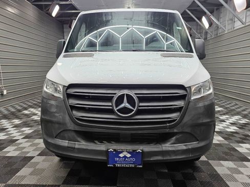 Used 2019 Mercedes-Benz Sprinter 144 image 3