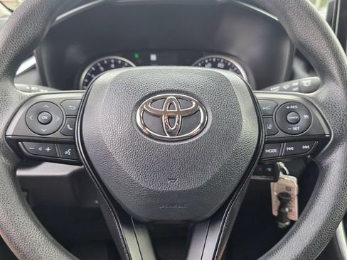 Used 2022 Toyota RAV4 LE FWD image 21