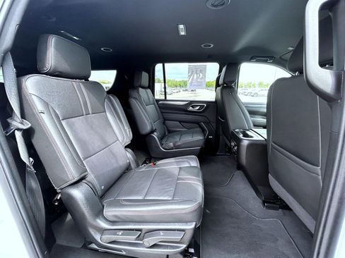 Certified 2024 Chevrolet Suburban RST w/ Luxury Package AWD/4WD image 18