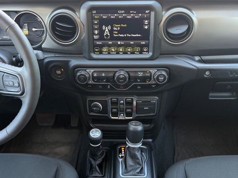 Used 2023 Jeep Wrangler Unlimited w/ Cold Weather Group AWD/4WD image 16