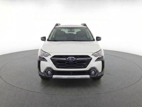 Used 2025 Subaru Outback Limited AWD/4WD image 5