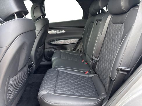 Used 2025 Genesis GV70 3.5T Sport w/ Sport Advanced Package image 13