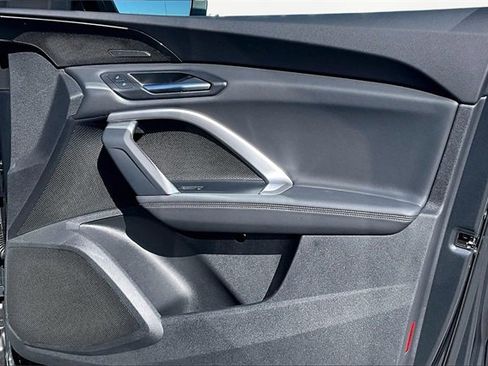 Used 2025 Audi Q5 Premium Plus w/ Premium Plus image 19