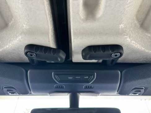 Used 2019 Jeep Wrangler Unlimited Sahara AWD/4WD image 31