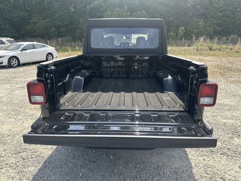 New 2026 Jeep Gladiator Sport AWD/4WD image 18