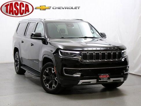 Used 2023 Jeep Wagoneer L Series III w/ Preferred Equipment Group AWD/4WD image 1