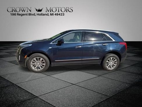 Used 2017 Cadillac XT5 Luxury w/ Driver Awareness Package AWD/4WD image 4