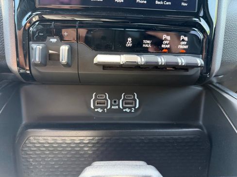 Used 2020 RAM 1500 Laramie w/ Sport Appearance Package AWD/4WD image 18