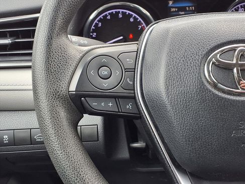 Used 2019 Toyota Camry LE image 18
