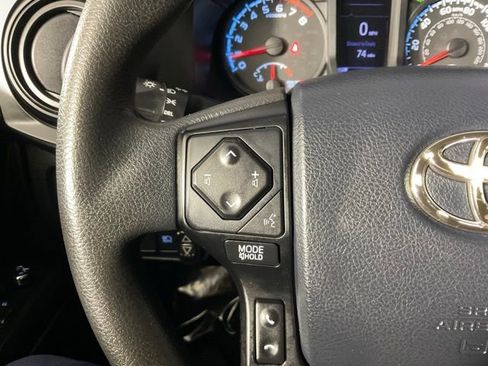 Used 2018 Toyota Tacoma SR image 22