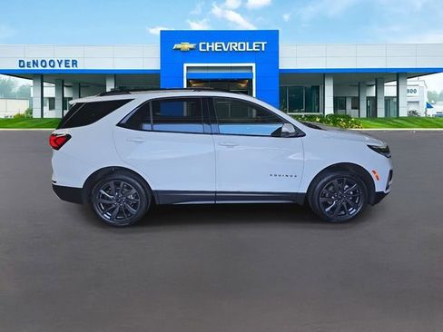 Used 2023 Chevrolet Equinox RS AWD/4WD image 7