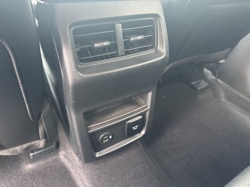 Used 2022 Ford Edge SEL w/ Convenience Package image 13