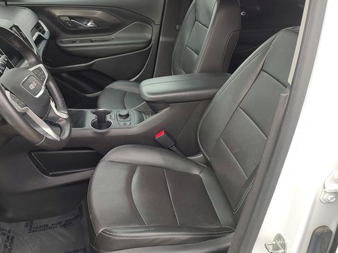 Used 2022 GMC Terrain SLT w/ Tech Package image 10