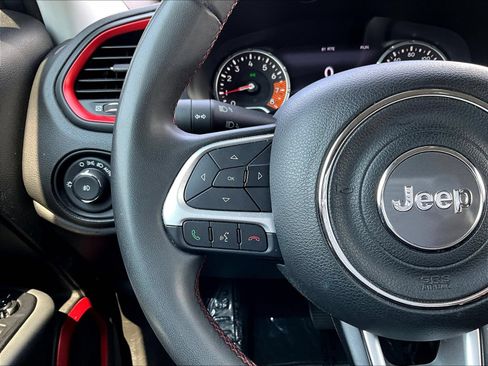 Used 2023 Jeep Renegade Trailhawk AWD/4WD image 14