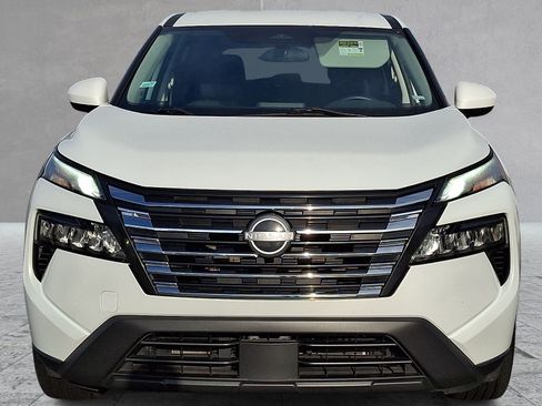Used 2024 Nissan Rogue SV FWD image 2