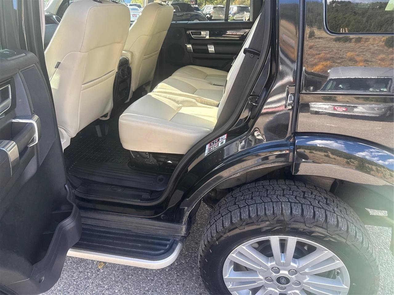 Used 2015 Land Rover LR4 HSE LUX AWD/4WD image 10