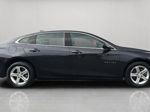 Used 2023 Chevrolet Malibu LT image 3