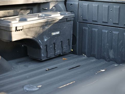 Used 2025 GMC Sierra 3500 Denali w/ Denali Reserve Package image 13