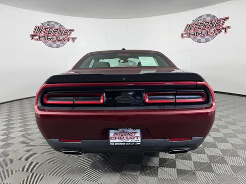 Used 2021 Dodge Challenger SXT w/ Driver Convenience Group image 6