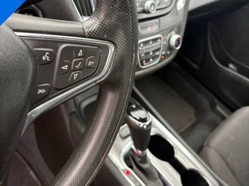 Used 2019 Chevrolet Malibu LT w/ Driver Confidence Package II FWD image 17