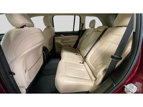 Used 2022 Jeep Grand Cherokee Limited image 14