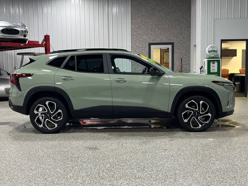 Certified 2024 Chevrolet Trax RS w/ Sunroof Package image 6