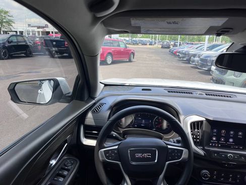 Used 2022 GMC Terrain SLE w/ Elevation Edition FWD image 19