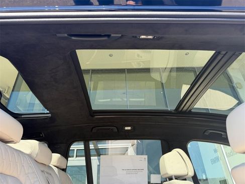 New 2026 BMW X7 M60i image 7