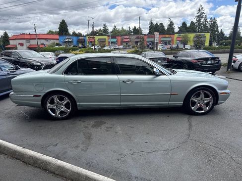 Used 2005 Jaguar XJ Vanden Plas RWD image 9
