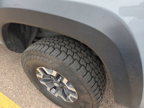 Used 2019 Toyota Tacoma TRD Off-Road AWD/4WD image 8