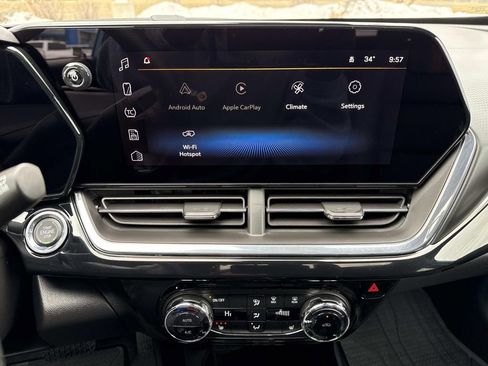 New 2026 Chevrolet Trax RS w/ Sunroof Package FWD image 4
