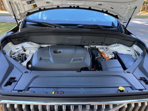 New 2025 Volvo XC90 T8 Ultra w/ Protection Package Premier image 19