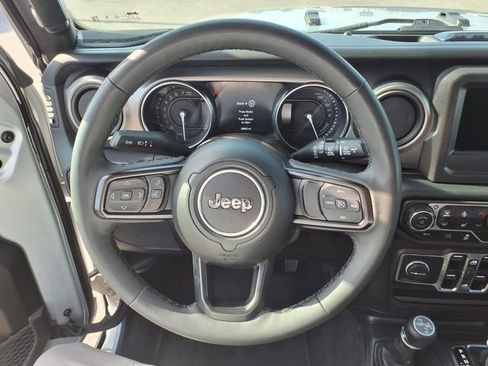 Used 2023 Jeep Wrangler Unlimited w/ Cold Weather Group image 11