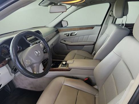 Used 2013 Mercedes-Benz E 350 Sedan image 16