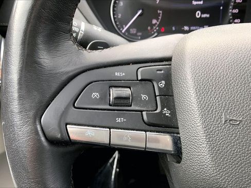Used 2023 Cadillac XT4 Luxury w/ Cold Weather Package AWD/4WD image 18