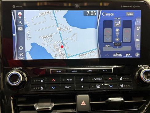 Used 2022 Toyota Highlander Limited image 25