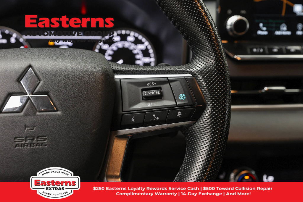 Used 2024 Mitsubishi Outlander SE AWD/4WD image 17