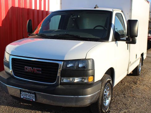 Used 2023 GMC Savana 3500 RWD image 2