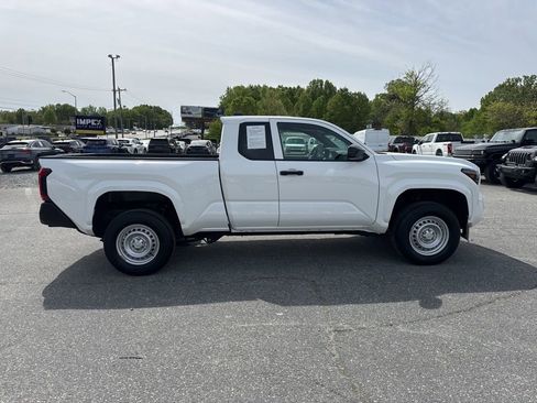 Used 2024 Toyota Tacoma SR image 6