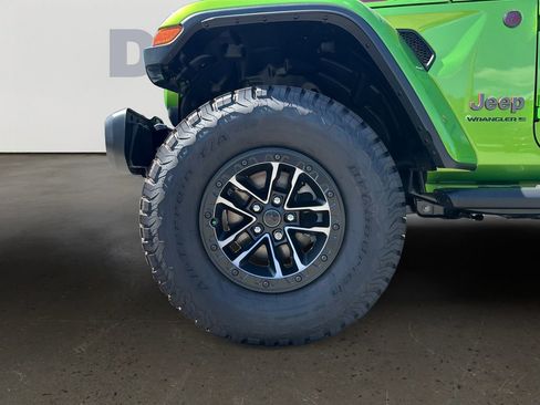New 2025 Jeep Wrangler Unlimited Rubicon w/ XTREMEE 35" Tire Package image 10