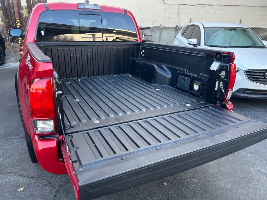 Used 2017 Toyota Tacoma TRD Sport w/ Tow Package RWD image 20