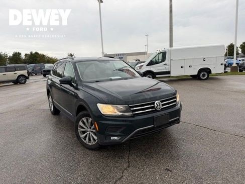 Used 2018 Volkswagen Tiguan SE AWD/4WD image 2