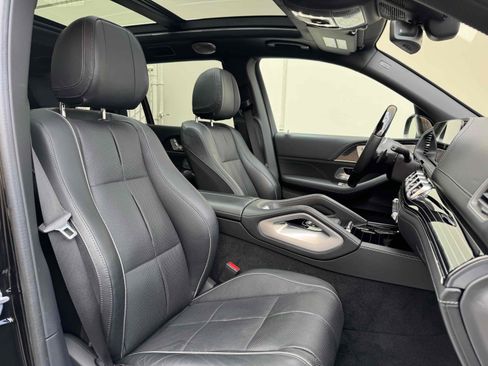 Used 2023 Mercedes-Benz Maybach GLS 600 4MATIC image 31