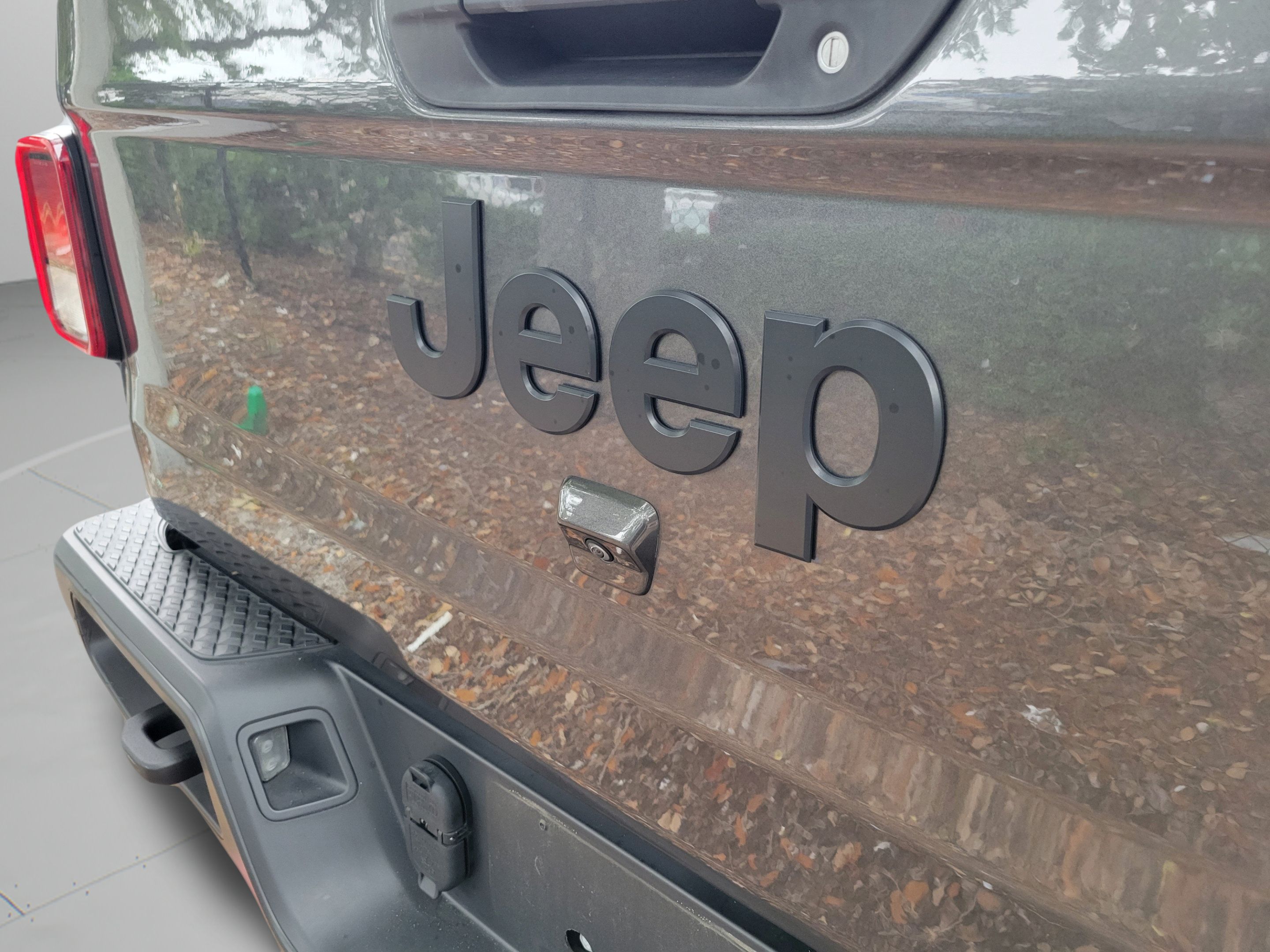 Used 2025 Jeep Gladiator Sport AWD/4WD image 7